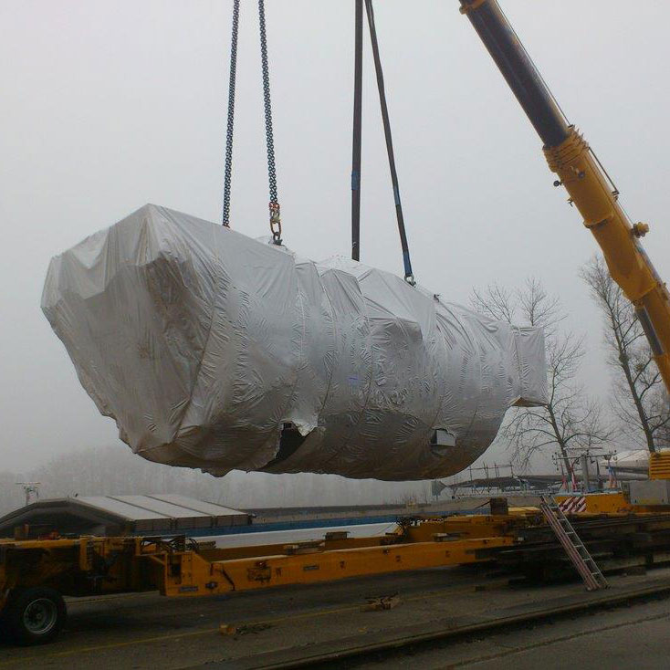 גלובוס, אחסנה ולוגיסטיקה, שינוע ושילוח בינלאומי, משאית