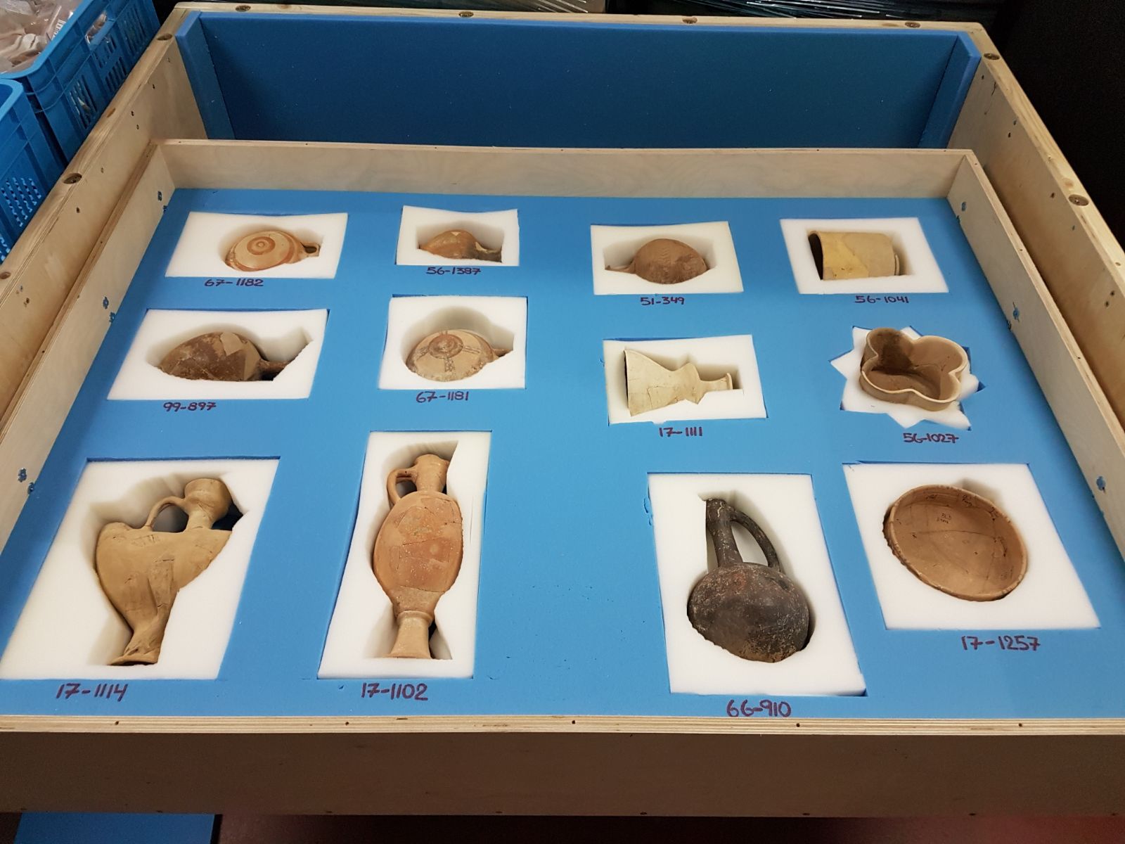 גלובוס, אחסנה ולוגיסטיקה, יצירות אמנות